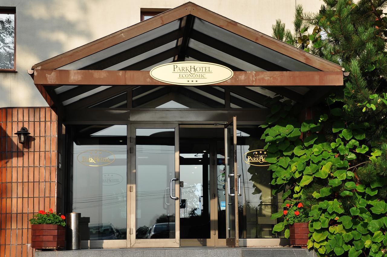 Parkhotel Economic Wielka Wies  Exteriér fotografie