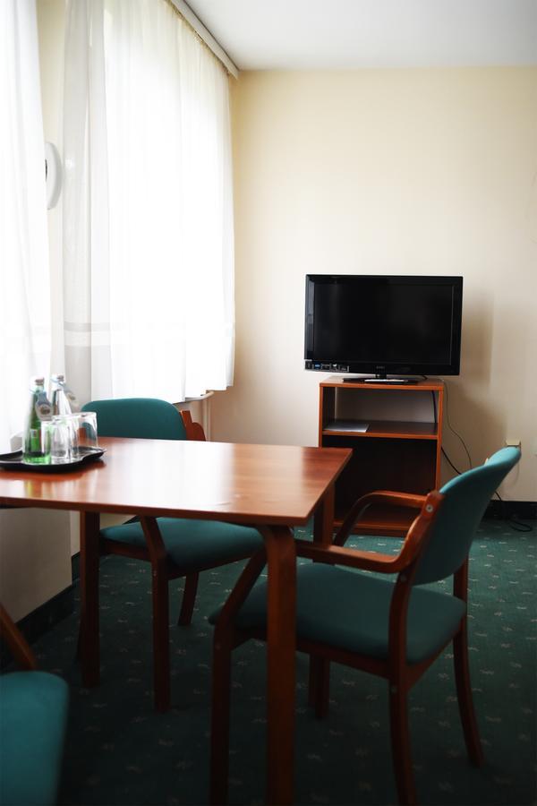 Parkhotel Economic Wielka Wies  Exteriér fotografie