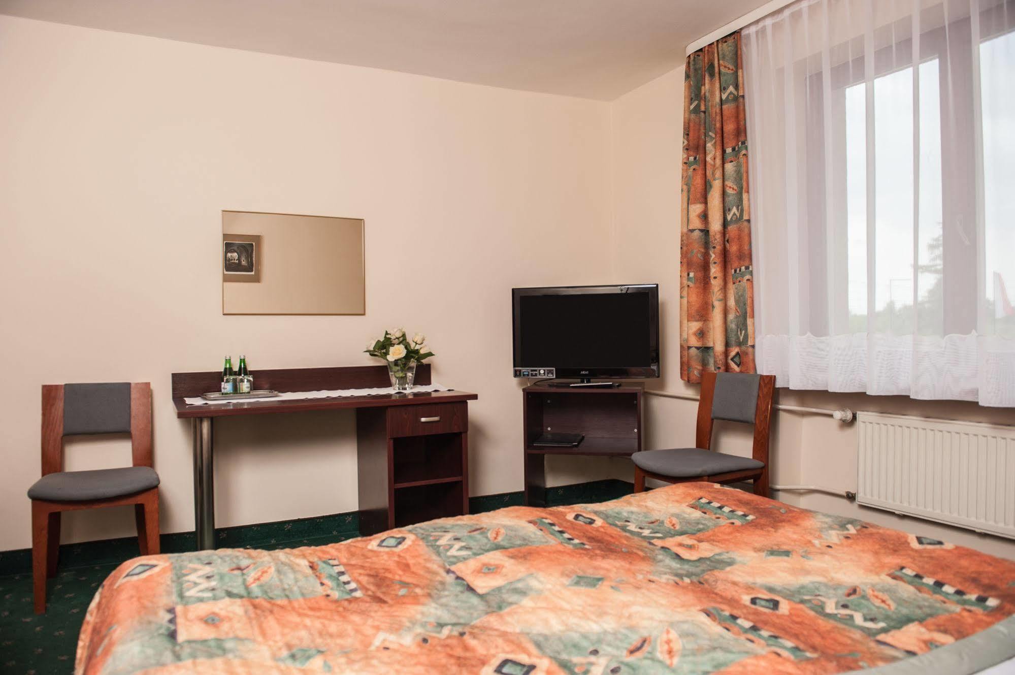 Parkhotel Economic Wielka Wies  Exteriér fotografie