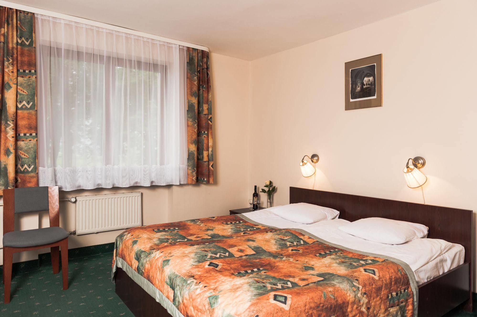 Parkhotel Economic Wielka Wies  Exteriér fotografie